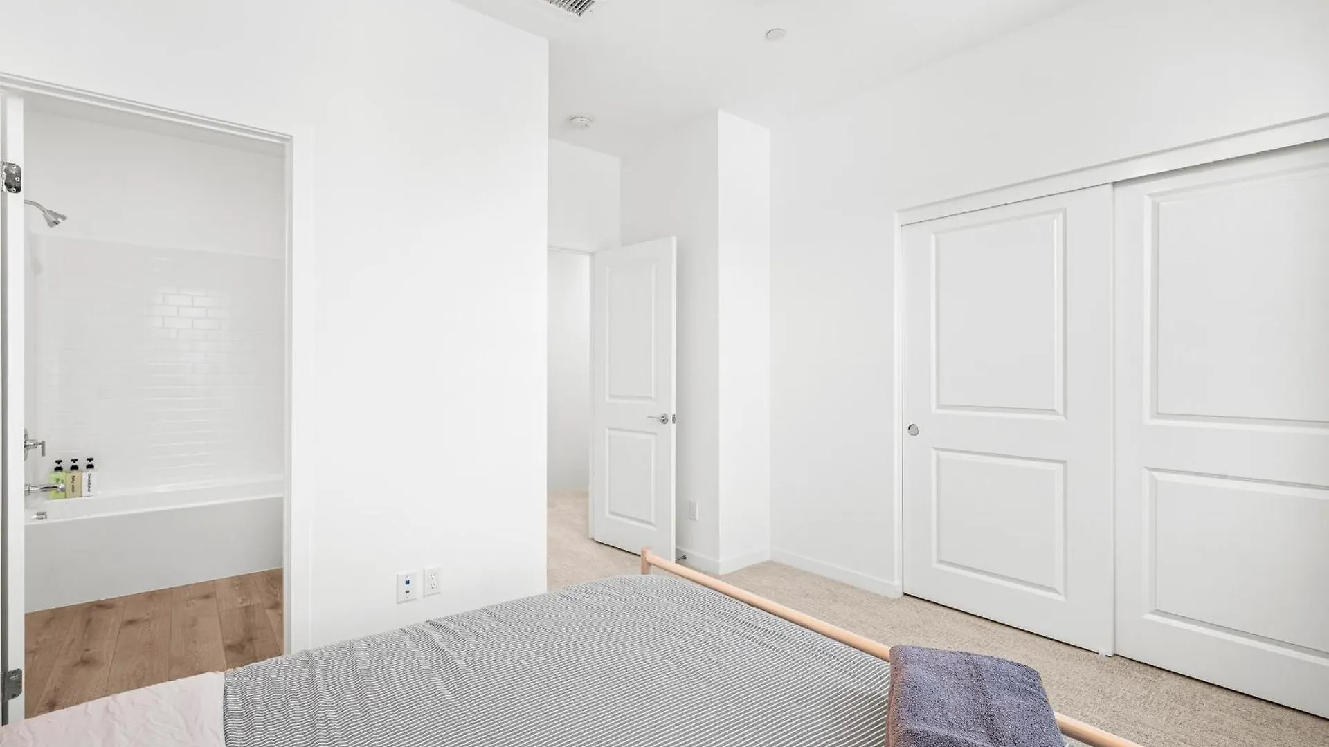 Holiday home Luxurious Ontario Townhouse Ideal Family